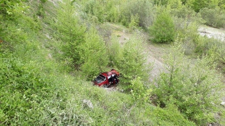 Sinop&rsquo;ta Pikap U&ccedil;uruma Yuvarlandı: 3 Yaralı