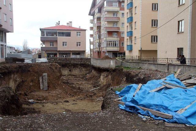 Polis, Rus Generale Ait Olduğu İleri Sürülen Cesedin Başında Sürekli Nöbet Tutuyor