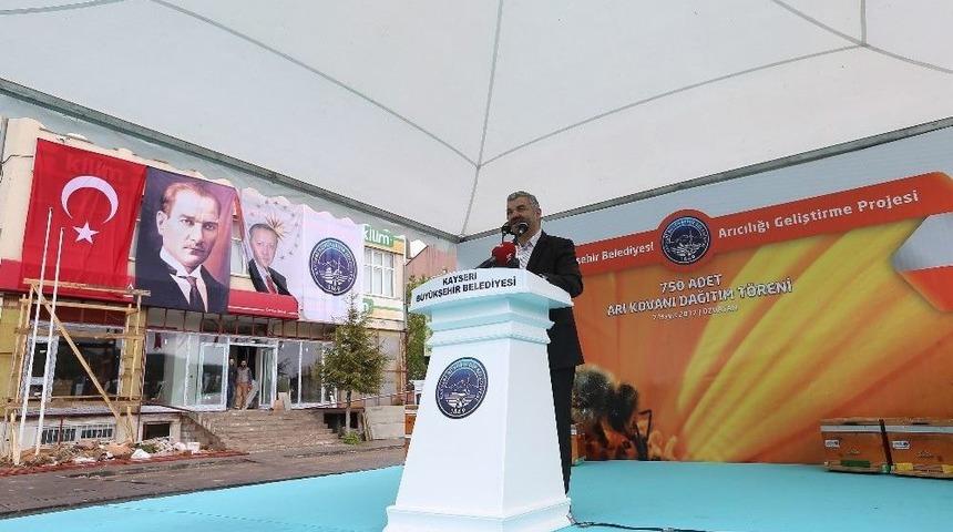 B&uuml;y&uuml;kşehir Belediyesi &Ouml;zvatan&rsquo;da Arı Kovanı Dağıttı