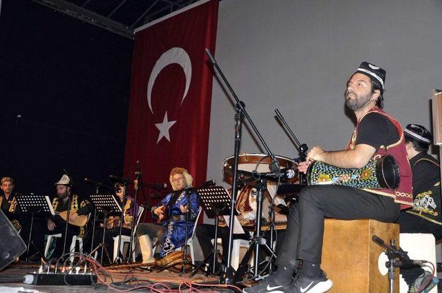 Akhisar’da Gönülleri Fetheden Konser