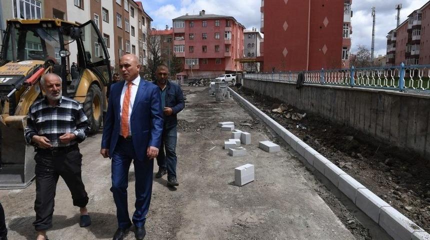 Yakutiye Ş&uuml;kr&uuml;paşa&rsquo;da 10 Bin Metrekare Kaldırım Yapıyor