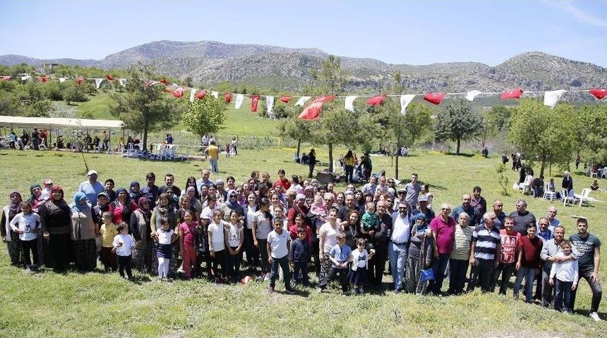 D&ouml;şemealtı Mesire Alanları On Binlerce İnsana Ev Sahipliği Yaptı