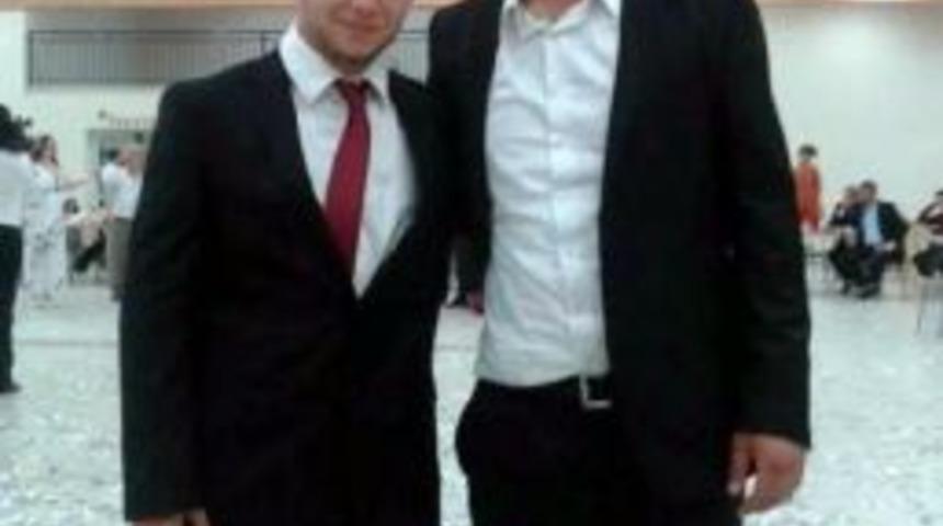 Aydın'da Otomobile Yaslanma Kavgası: 1 &Ouml;l&uuml;, 1 Yaralı