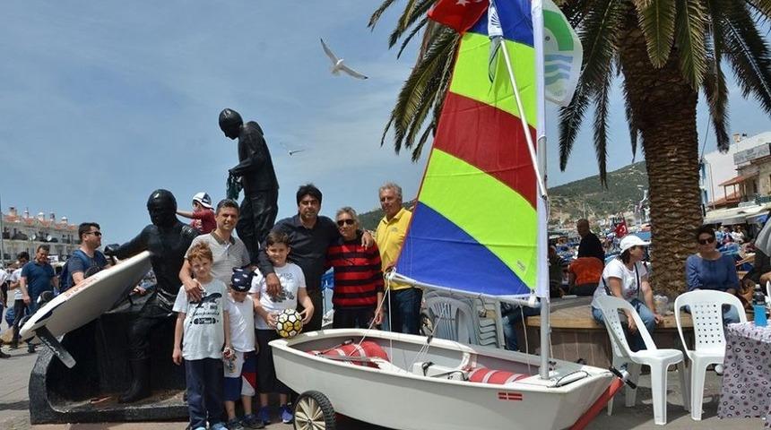 Fo&ccedil;a&rsquo;da Eğitim Malzemelerinin Alımı İ&ccedil;in Kermes