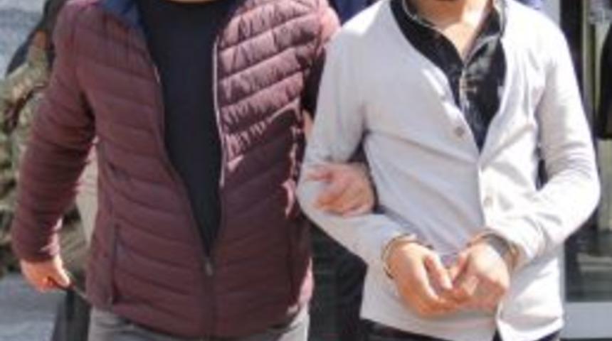 Berber Dükkanına Uyuşturucu Baskını: 2 Gözaltı