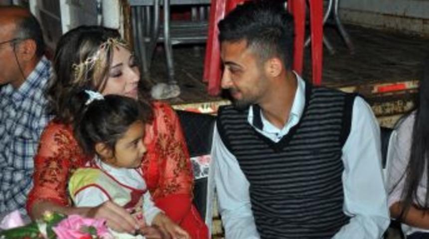 M&uuml;sl&uuml;man Olan Ukraynalı Geline T&uuml;rk Usul&uuml; D&uuml;ğ&uuml;n