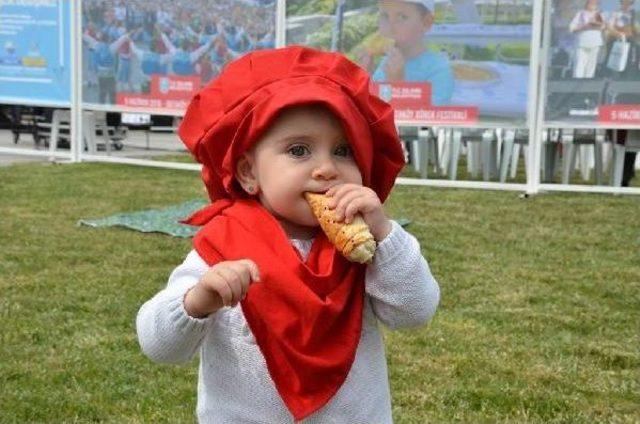 Türk Ve Yunan Kadınlar 'dostluk Böreği' Açtı