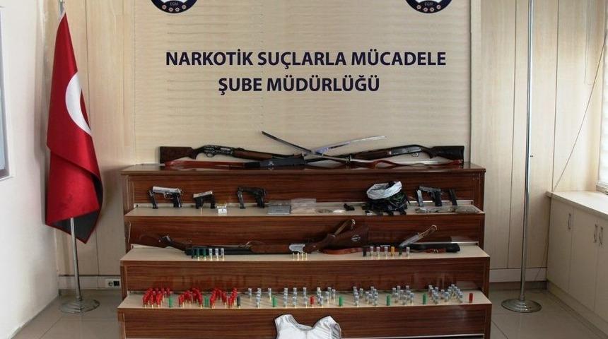 10 Adrese 200 Polisle Operasyon: 12 G&ouml;zaltı