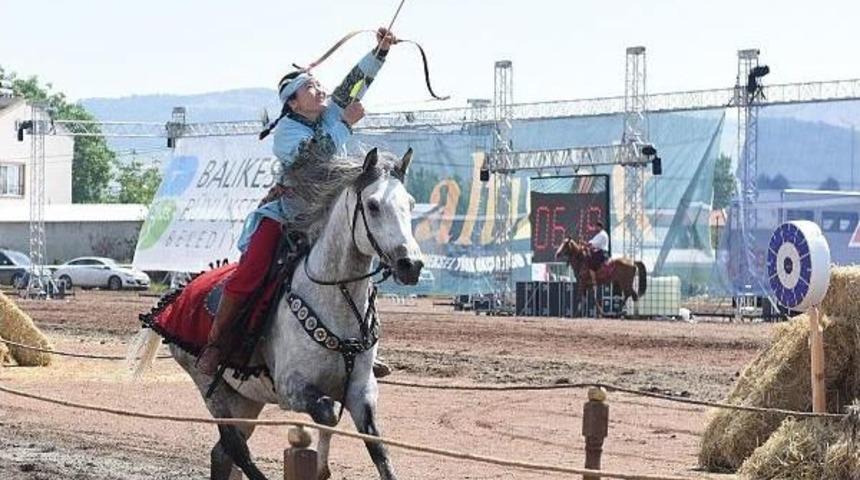 Balıkesir'deki Altın Ok Festivali Sona Erdi