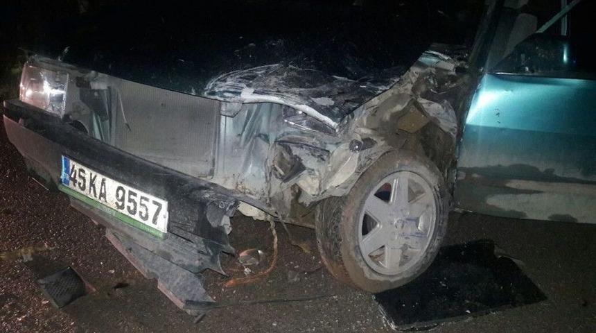 Yaralı Taşırken Ambulansla &Ccedil;arpıştı