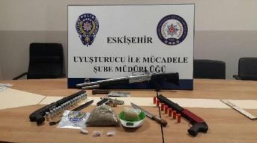 Eskişehir &Ouml;zel Harekat Polisli Uyuşturucu Operasyonu (2)