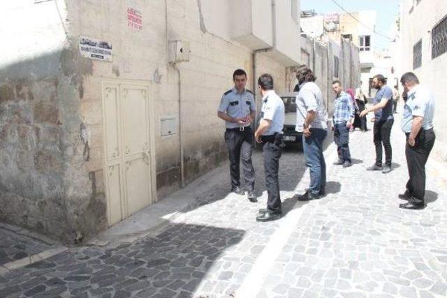  yol Verme  Nedeniyle Tartıştığı Yayayı Tabancayla Vurup Ka&ccedil;tı 2