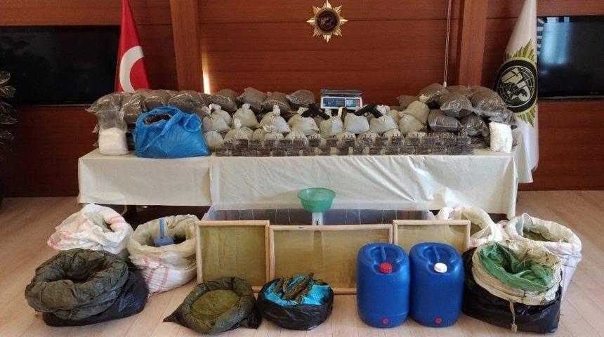 Esenyurt Ve B&uuml;y&uuml;k&ccedil;ekmece&rsquo;de Narkotik Operasyonu