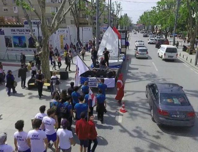 Bağdat Caddesi'nde Tekneler Geçidi