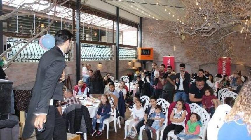 T&uuml;p Bebek Anneleri, Anneler G&uuml;n&uuml;n&uuml; Kutlamak I&ccedil;in Bir Araya Geldi