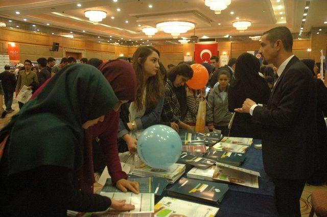 Van&rsquo;da &Uuml;niversite Tanıtım Ve Tercih G&uuml;nleri 2