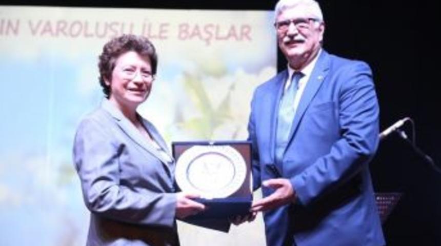 Ga&uuml; Ebeleri, D&uuml;nya Ebelik Haftasını Kutladı