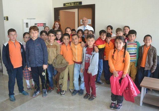 &Ouml;ğrenciler Dersi Belediyede İşledi 1