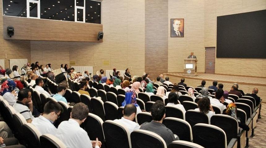 Ne&uuml;&rsquo;de İ&ccedil; Hastalıkları G&uuml;nleri D&uuml;zenlendi