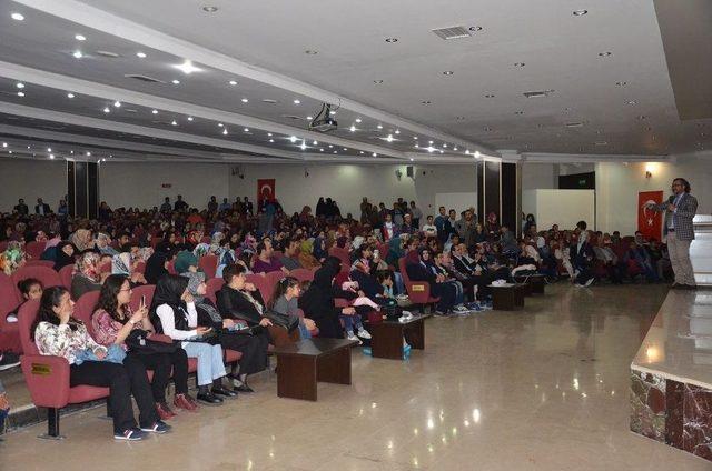 ‘başarının Sırrı’ Konferansına Yoğun İlgi