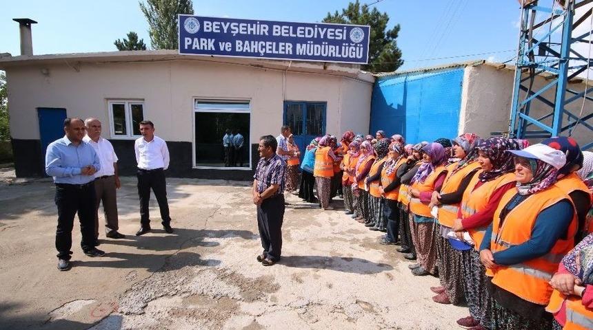 Beyşehir&rsquo;in Park Ve Bah&ccedil;eleri Kadınlara Emanet