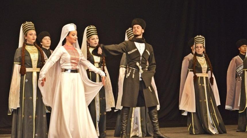 Adana&rsquo;da &Ccedil;erkes Gecesi