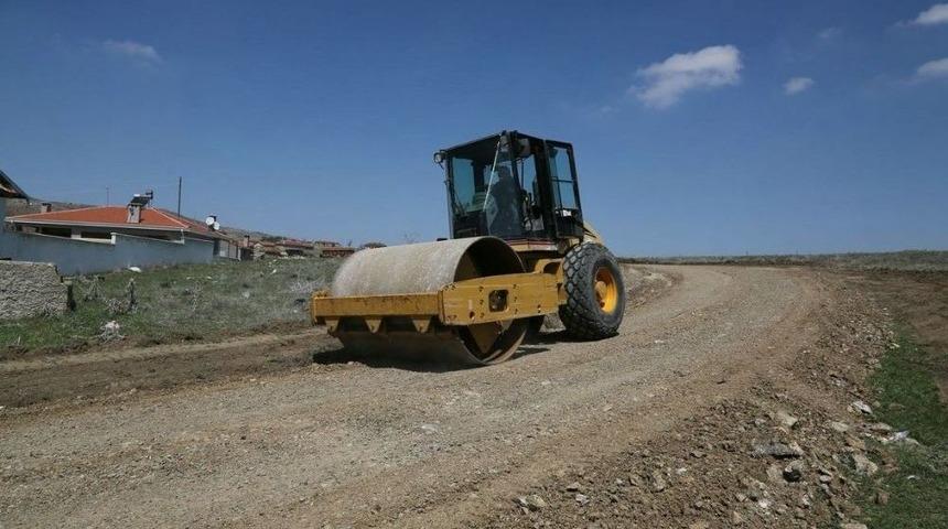 Sarıkavak Mahallesinde Yıllar Sonra Yol &Ccedil;alışması