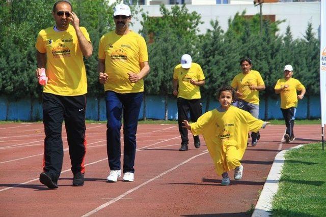 300 Postacı Kitap İçin Koştu 1