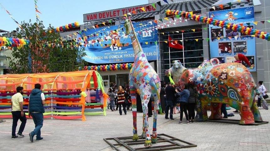 15. Van Akdamar &Ccedil;ocuk Ve Gen&ccedil;lik Tiyatroları Şenliği