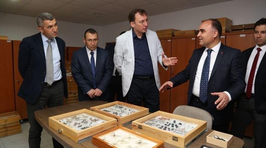 Isparta&rsquo;ya G&uuml;l Enstit&uuml;s&uuml; Ve Laboratuarı