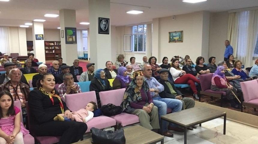 Huzurevindeki Yaşlılara T&uuml;rk Sanat M&uuml;ziği Konseri