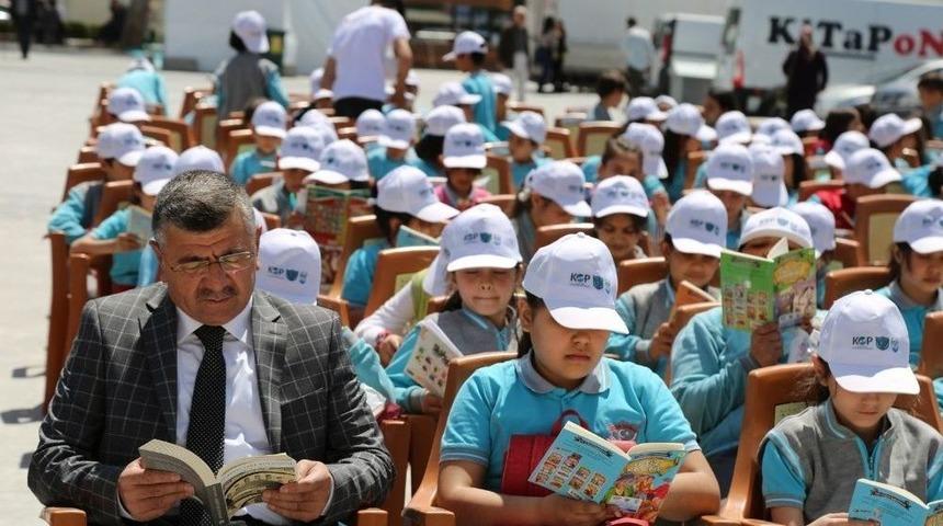 Başkan Akdoğan Kitap Okuma Etkinliğine Katıldı