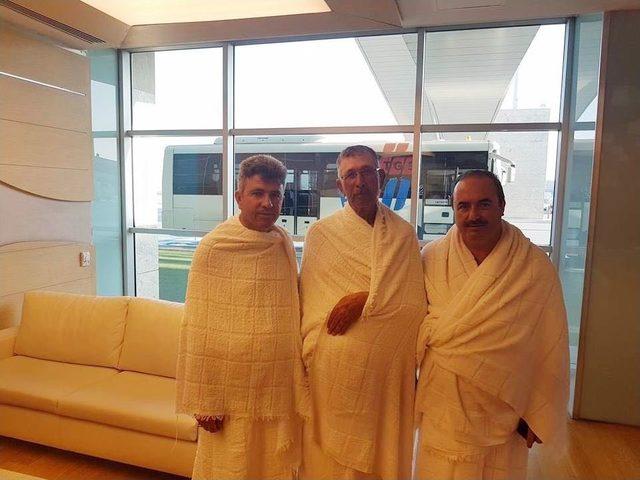 &Ouml;mer Halisdemir&rsquo;in Babası Umre&rsquo;ye Gitti 1