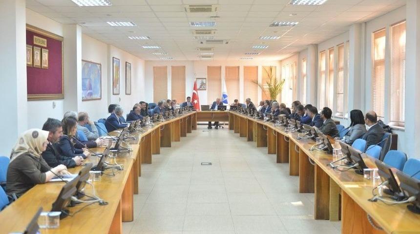 İşletme Enstit&uuml;s&uuml; Kurulmasına İş D&uuml;nyasından Tam Destek