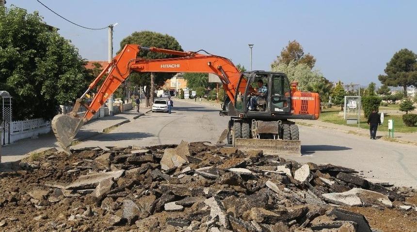 İskele Mahallesi Ana Caddelerinde Yol Yapım Çalışması Başladı