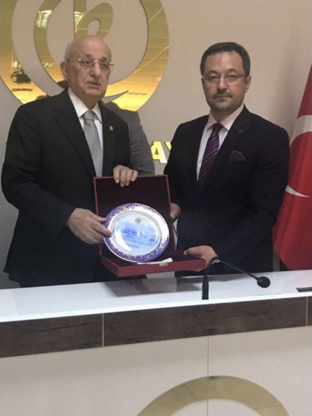 Meclis Başkanı İsmail Kahraman Birlik Vakfı&rsquo;nı Ziyaret Etti 2