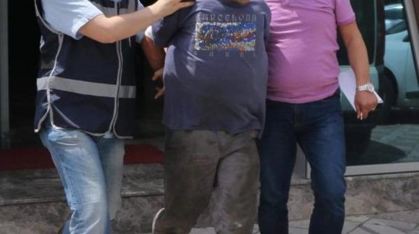 Arkadaşını K&uuml;f&uuml;r Ettiği I&ccedil;in &Ouml;ld&uuml;resiye D&ouml;vm&uuml;ş