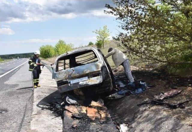 Hareket Halindeyken Alev Alan Minibüs Tamamen Yandı 2