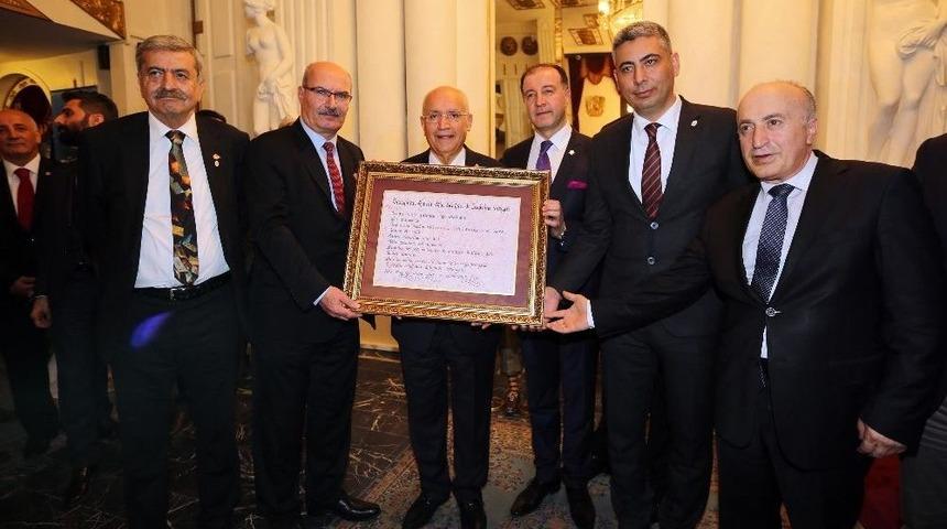 Başkan Fethi Yaşar T&uuml;siav&rsquo;ın 22&rsquo;nci Yaşını Kutladı