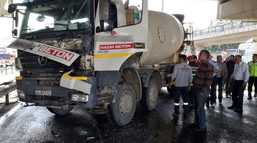 Beton Mikseri Yolcu Otob&uuml;s&uuml;ne &Ccedil;arptı: 1 Yaralı