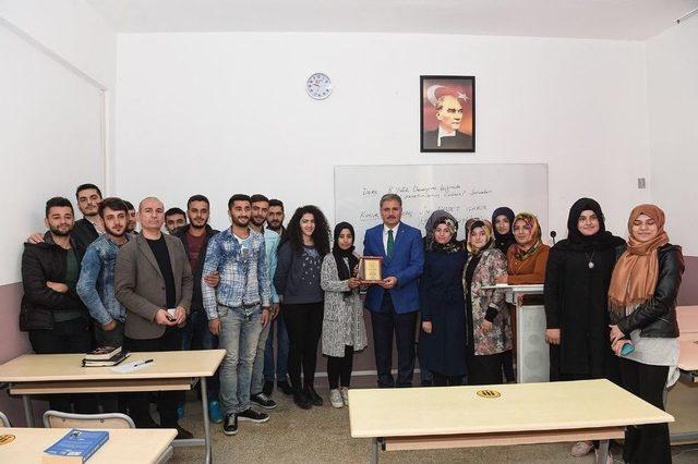 &Ccedil;akır, İn&ouml;n&uuml; &Uuml;niversitesinde Yerel Y&ouml;netimler &Ouml;ğrencilerine Ders Anlattı 1