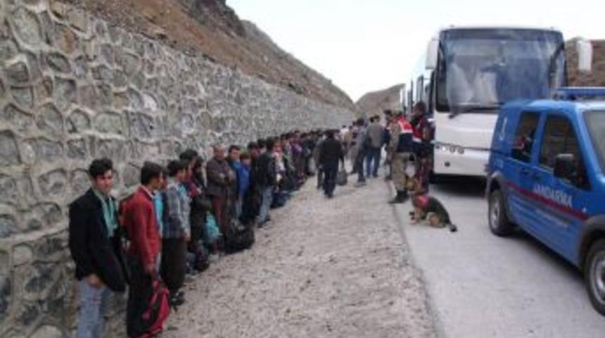 Erzincan&rsquo;da Yabancı Uyruklu 113 Kişi Yakalandı