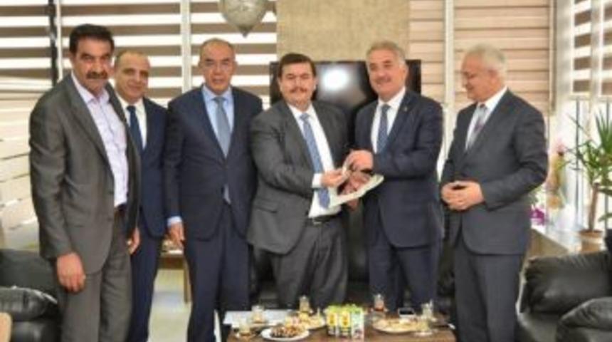 Ka&ccedil;ak Plakanın &Ouml;n&uuml;ne Ge&ccedil;iliyor