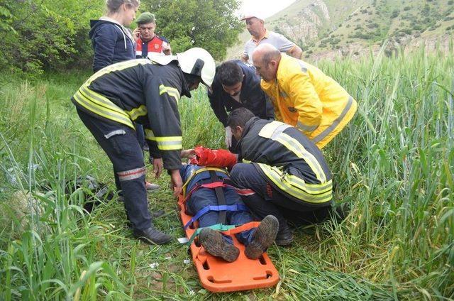 Kula&rsquo;da Trafik Kazası: 2 Yaralı 2