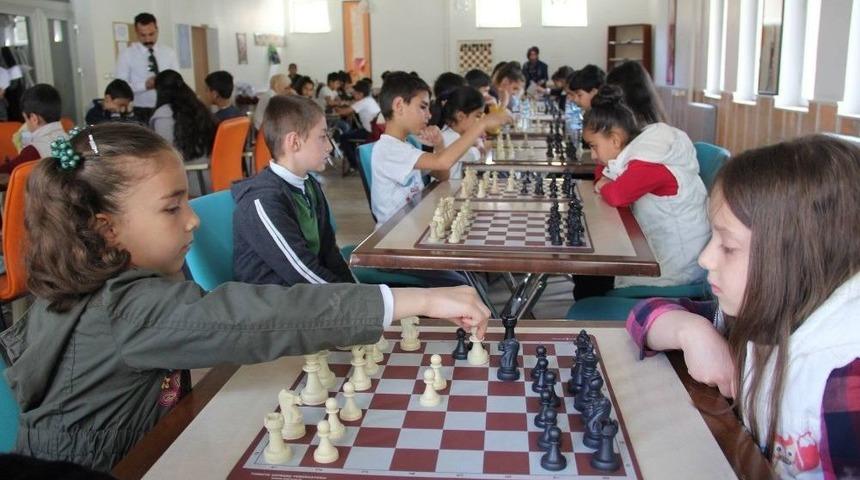 Şemdinli&rsquo;de Satran&ccedil; Turnuvası