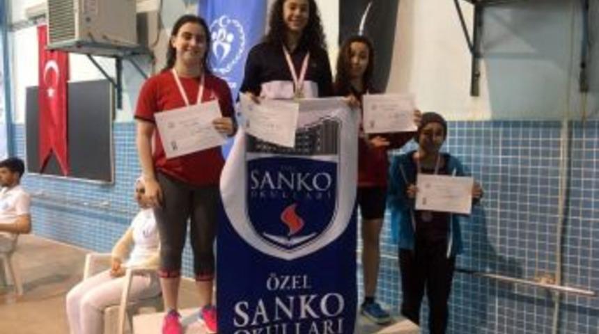 Sanko &Ouml;ğrencisi Dila Bing&uuml;l T&uuml;rkiye Derecesi İ&ccedil;in Kula&ccedil; Attı