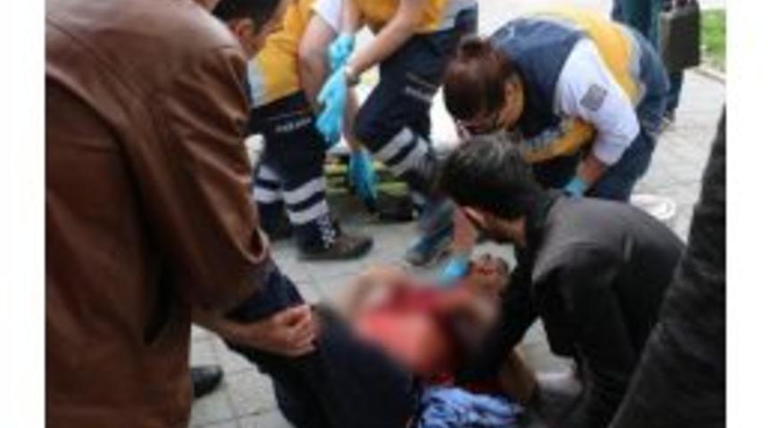 K&uuml;tahya&rsquo;da Bı&ccedil;aklı Kavga: 1 Yaralı