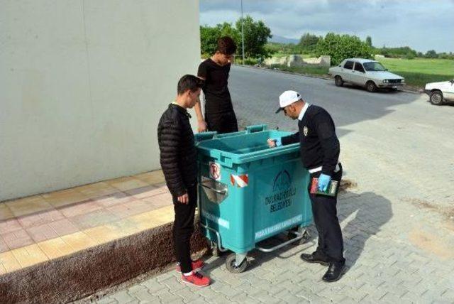 Bankadan Çıkanları Soymak Isterken Yakalandılar