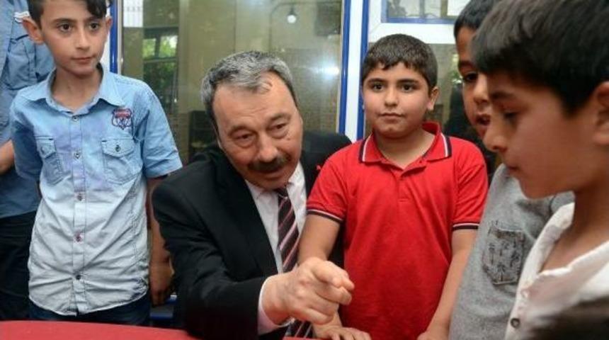 Emniyet M&uuml;d&uuml;r&uuml; Ak'tan Kahvehanede Uyuşturucu Uyarısı