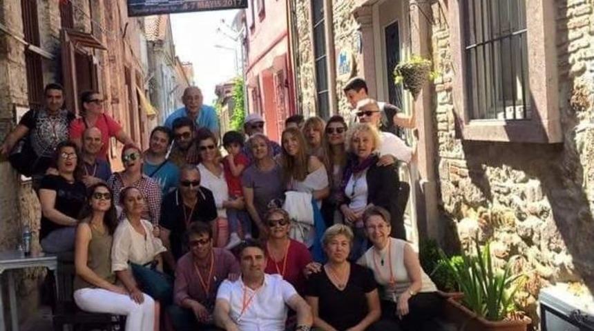 Kuşadası Belediye Tiyatrosu&rsquo;na Ayvalık&rsquo;ta Yoğun İlgi